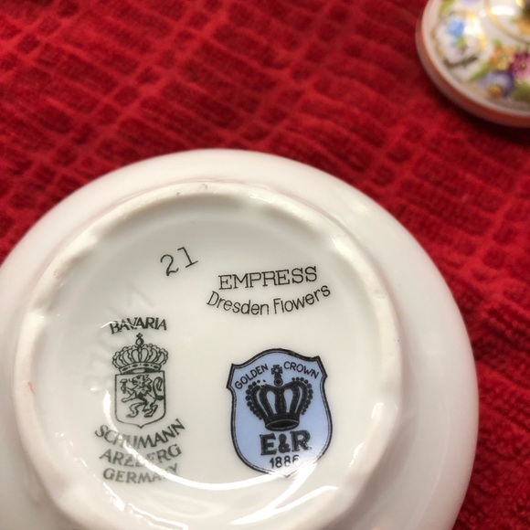 1930’s Bavaria Schumann Dresden Flower creamer and sugar bowl with lid. - Picture 6 of 12